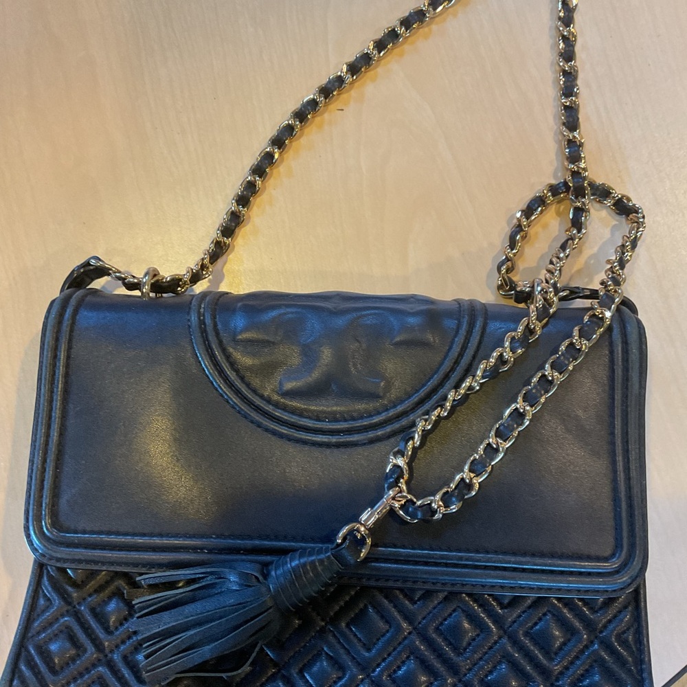 Elegant Black Quilted Shoulder Bag